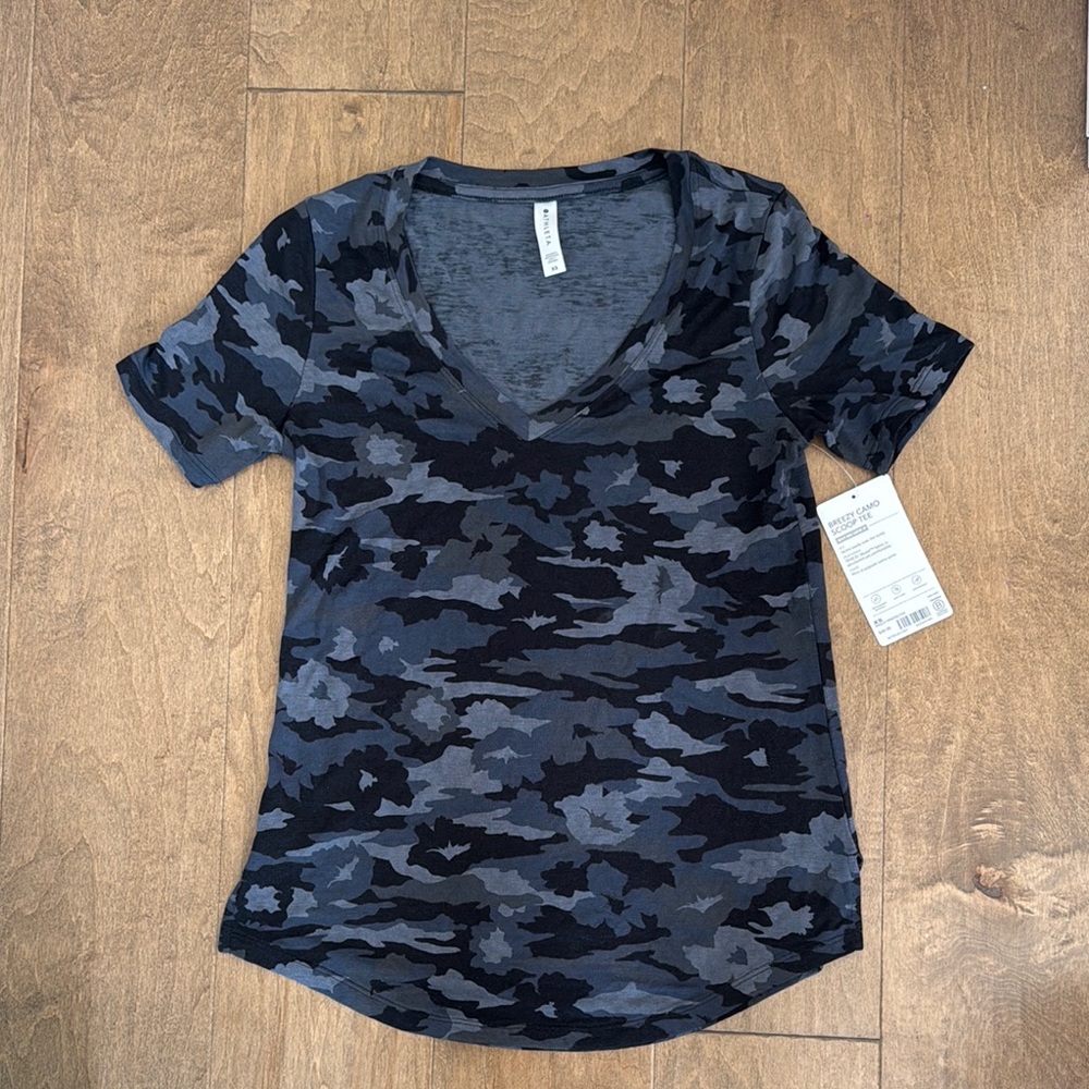 Athleta Breezy Camo Scoop Tee - Lightweight Short Sleeve Workout Top
